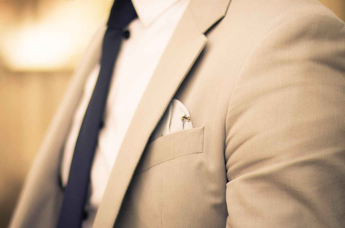 初回特典付 結婚式用のポケットチーフはこうやって選ぶ！ ネクタイとポケットチーフ
